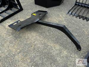 lot 204 image: Lifting pole for skid loader...