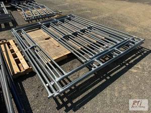 lot 257 image: 2X 10ft entry gates...