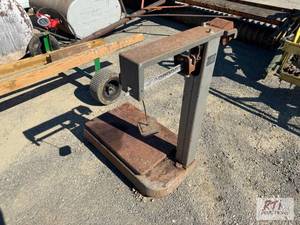 lot 272 image: Hobart antique scale...