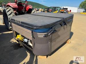 lot 287 image: Coast Spas hot tub. Holds water fin...