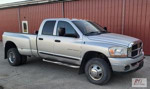 lot 2 image: 2006 Dodge Ram 3500 4-door pick up. VIN 3D7M...