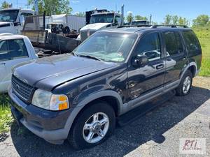 lot 14 image: 2002 Ford Explorer XLT. VIN 1FMZU73EX2ZB66080...