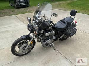 lot 17 image: 1997 Yamaha XV1100 Virago Special motorcycle....