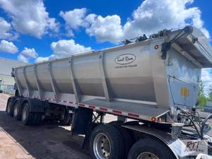 lot 25 image: 2016 Trout River 36ft flowboy trailer. VIN ....