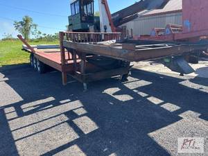 lot 28 image: Homeade&nbspgooseneck Tri-Axle trailer. Main...