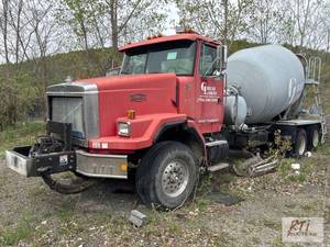 lot 45 image: 1989 White GMC ACL Autocar cement mixer truck...