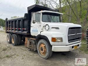 lot 46 image: 1989 Ford L9000 AeroMax 106 tandem axle dump ...