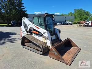 lot 51 image: 2013 Bobcat T650 track skid loader, pre-emiss...