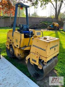 lot 56 image: Vibromax 255 double drum vibratory roller. 15...