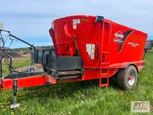 lot 107 image: Eklund Farm Machinery - Kuhn VT156 vertical m...