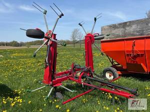 lot 121 image: Enorossi GV4 570 PTH Vortex tedder. 2017 mode...
