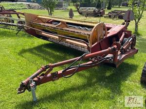 lot 124 image: New Holland 469 haybine. 9 ft haybine with si...