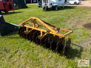 lot 149 image: 3-point hitch disc harrow. 7ft wide. The item...