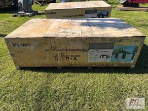 lot 170 image: Complete barn in 2 boxes. 30ft X 42ft. 15ft t...