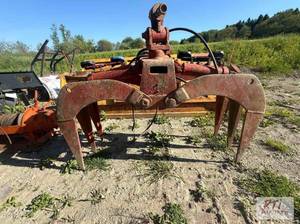 lot 189 image: 5 ft hydraulic log grapple with rotator. Skid...