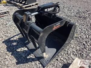 lot 201 image: 2023 Bobcat 36IGB mini skid loader grapple bu...