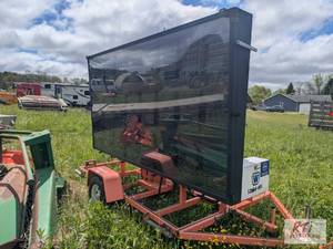 lot 211 image: Wanco Sign Board. Solar Powered.&nbspItem is...