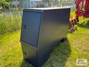 lot 248 image: Reading Cab Tool Box. 2FT X 7FT. Ready for us...