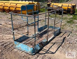 lot 258 image: Genie platform basket off of a Genie S-45. Lo...