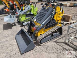 lot 16 image: ATS T460 mini tracked skid loader, 44in GP bu...