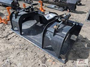 lot 21 image: Wolverine 6ft dual cylinder grapple bucket. ...