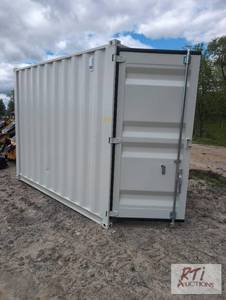 lot 44 image: Office container, 10ft 4in x 90in x 100in wit...