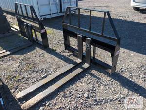 lot 87 image: Kivel 3500lb pallet forks for skid loader wit...