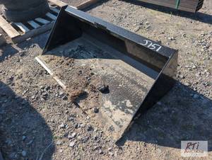 lot 94 image: Swict 60in GP bucket for skid loader. MDI It...
