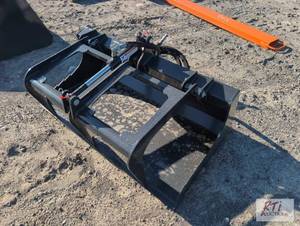 lot 112 image: Wolverine 44in single cylinder grapple bucket...