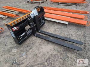 lot 116 image: Wolverine hydraulic adjustable pallet forks w...
