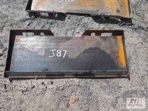 lot 152 image: Skid loader mounting plate. MDI Item is loca...