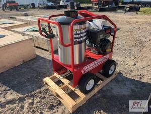 New Magnum 4000 series hot high pressure wash...