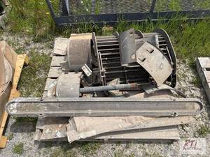 lot 10 image: Waterloo- Combine concaves and other miscella...