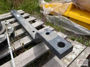 lot 15 image: Waterloo- Draw bar, Kubota M9227 drop drawbar...