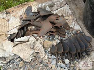 lot 16 image: Waterloo- Pallet of sweeps...