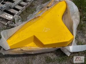 lot 18 image: Waterloo- Snouts for New Holland flex head...
