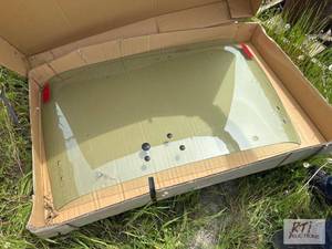 lot 21 image: Waterloo- Kubota rear window, standard for L4...