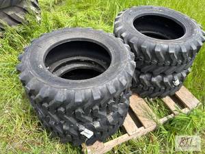 lot 33 image: Waterloo- (4) 10-16.510 skid steer tires...