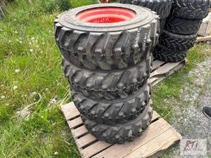 lot 43 image: Waterloo- (4) Kubota 10x16.5 skid steer tires...