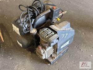 lot 77 image: Batavia- 2HP electric Air compressor, unknown...