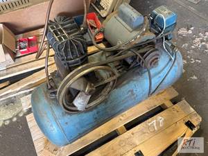 lot 78 image: Batavia- Air compressor, unknown condition...