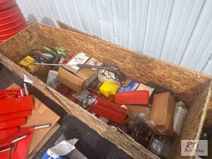 lot 95 image: Batavia- Miscellaneous truck parts...