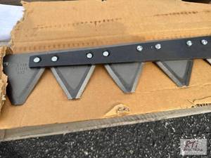 lot 105 image: Batavia- Cutter bar for a Ford Sickle, 241902...
