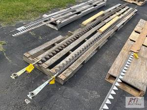 lot 108 image: Batavia- New Holland 35ft cutter bar for 72c ...
