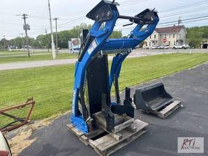 lot 111 image: Batavia- NH 260TLA Loader, (bucket not includ...