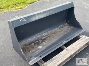 lot 112 image: Batavia- 48in NH bucket, skid steer quick att...