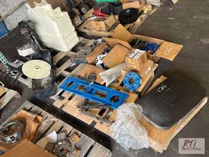 lot 120 image: Batavia- Kinze parts...