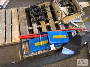lot 135 image: Batavia- Miscellaneous parts...