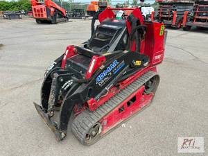 Toro Dingo TX-1000 stand on track s...