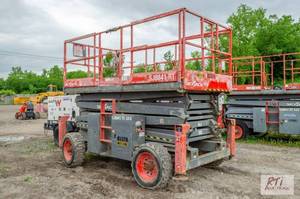 lot 16 image: 2015 Skyjack SJ8841 rough terrain s...